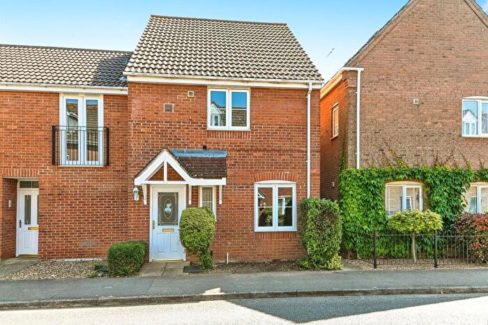 3 Bedroom Link Detached House For Sale In Rosemary Way, Downham Market, PE38