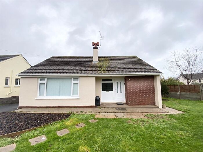 2 Bedroom Detached Bungalow To Rent In Ashleigh Close, Torquay, TQ2
