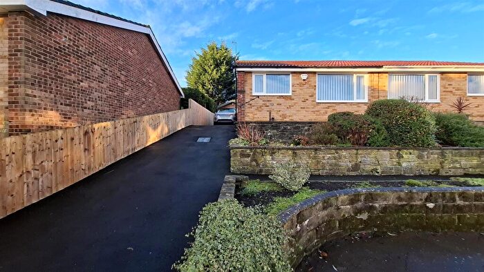 2 Bedroom Semi-Detached Bungalow For Sale In Oakdale Close, Bradford, BD10