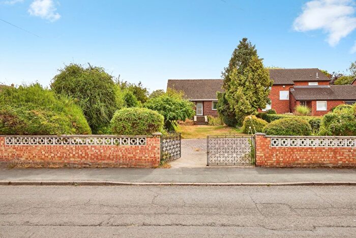 2 Bedroom Bungalow For Sale In St. Peters Street, Duxford, Cambridge, Cambridgeshire, CB22