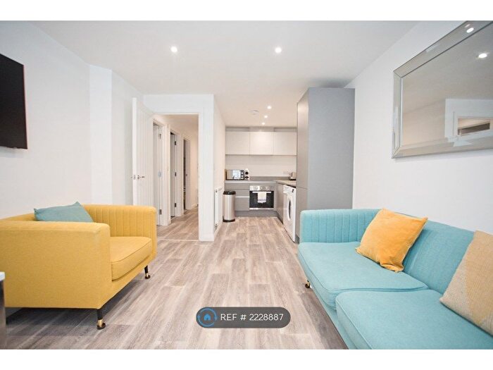 2 Bedroom Flat To Rent In Florence Road, Bournemouth, BH5