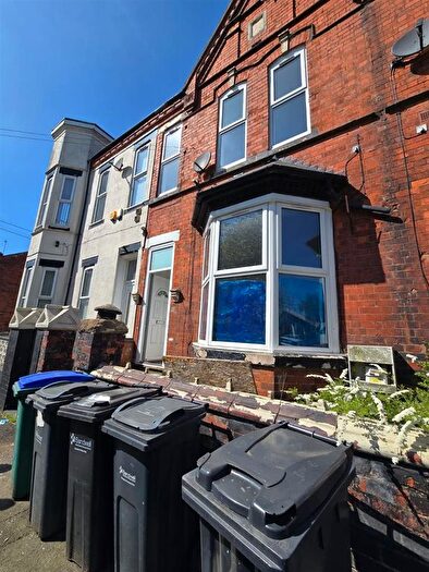 6 Bedroom Terraced House To Rent In Nicholls Street, West Bromwich, B70