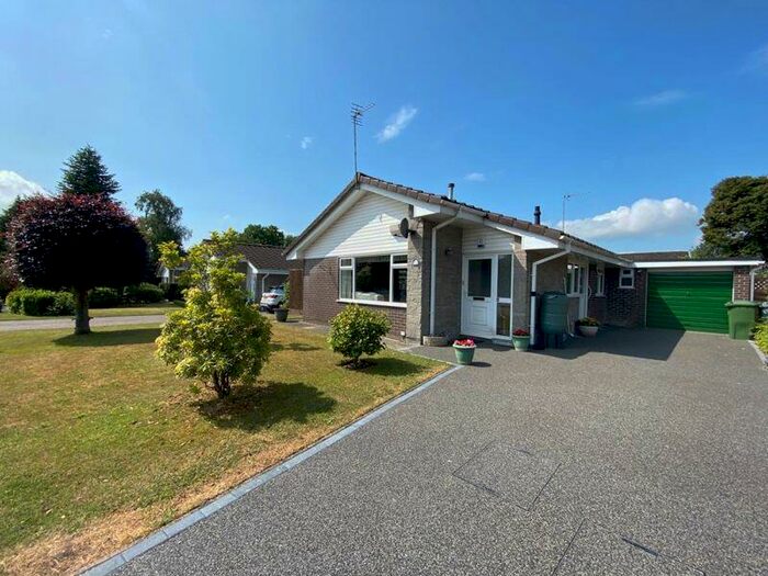 3 Bedroom Bungalow For Sale In Coniston Drive, Holmes Chapel, CW4