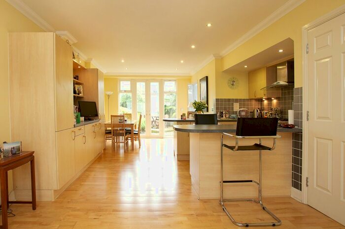 4 Bedroom Terraced House To Rent In Balham High Road, London, SW17