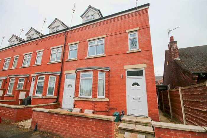 3 Bedroom Flat To Rent In Stanley Road, Eccles, M30