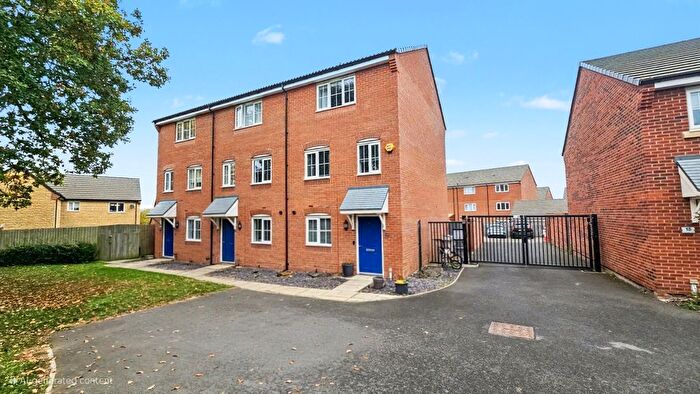 4 Bedroom Town House For Sale In Emperor Crescent, Northampton, NN4