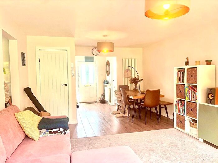 3 Bedroom Terraced House To Rent In Hillcroft, Loughton, IG10