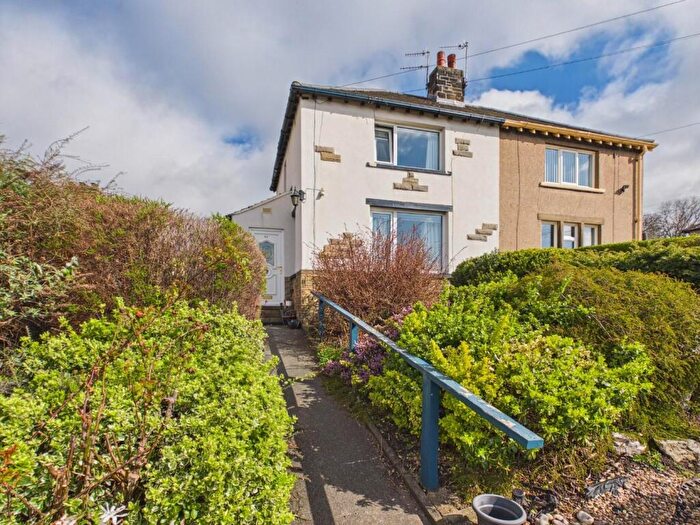 2 Bedroom Semi Detached House For Sale In Canal Road, Bingley, BD16