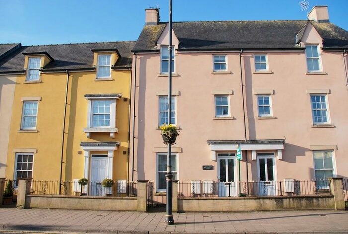 3 Bedroom Town House To Rent In Riverside Mews Cowbridge, CF71