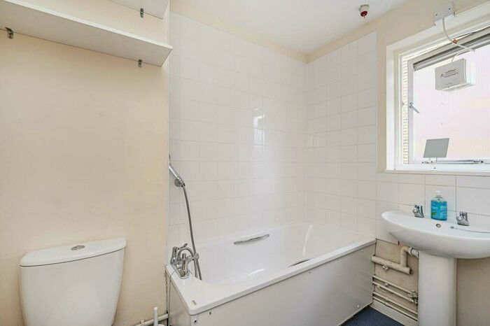 1 Bedroom Flat To Rent In Frostic Walk, , Brick Lane, London, E1