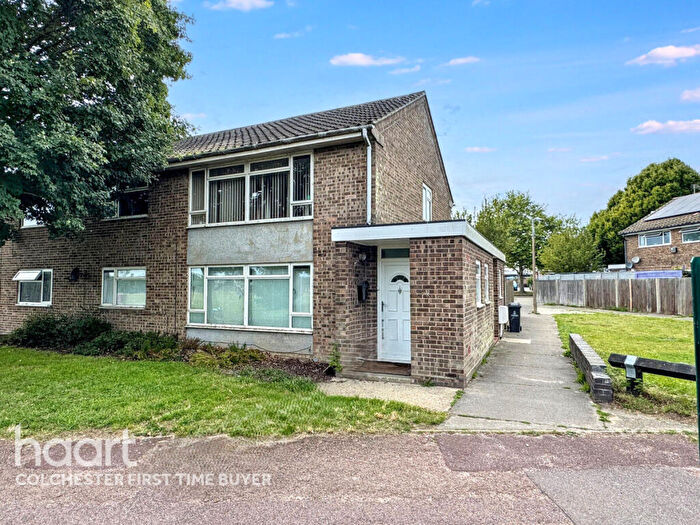 2 Bedroom Apartment For Sale In Gardenia Walk, Colchester, CO4