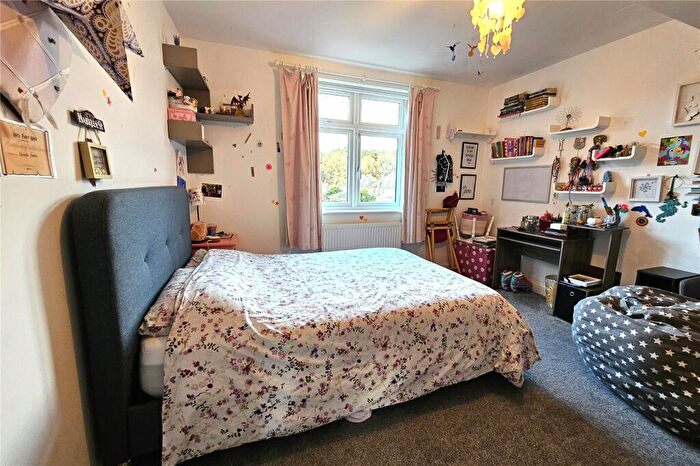 4 Bedroom Detached House For Sale In College Ride, Camberley, Surrey, GU15