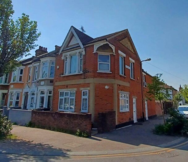 2 Bedroom Flat For Sale In B Belgrave Road, Walthamstow, London, E17