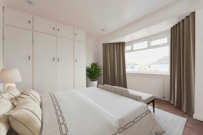 6 Bedroom Semi-Detached House To Rent In Wydell Close, Morden, SM4