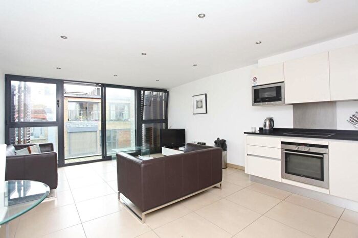 2 Bedroom Flat To Rent In Hoxton Square, Shoreditch, London, N1