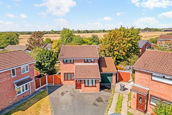 4 Bedroom Detached House For Sale In Newsham Close, Widnes, WA8
