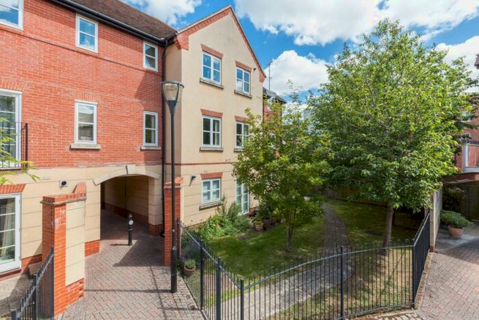 1 Bedroom Apartment To Rent In Regal Close, OX14