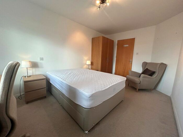 2 Bedroom Apartment To Rent In Quebec Quay, L3