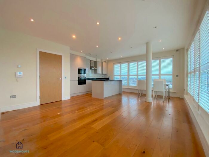 2 Bedroom Apartment To Rent In High Road, London, NW10