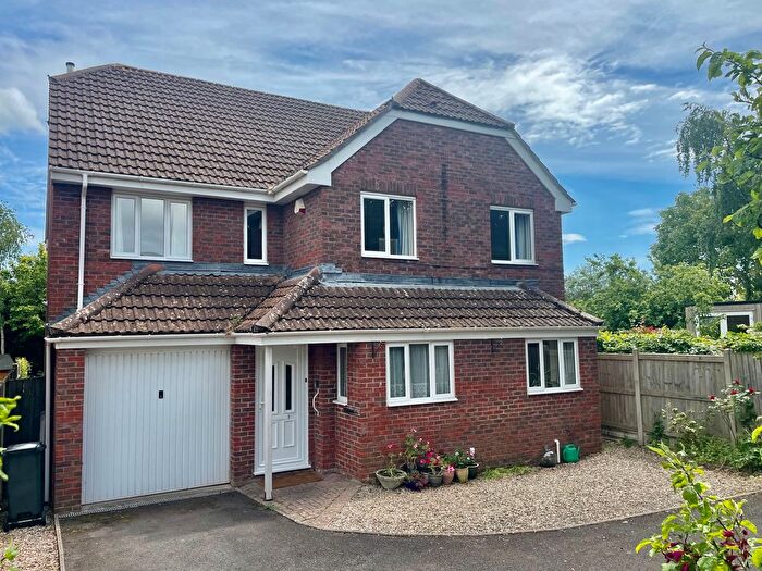 4 Bedroom Detached House For Sale In Broadlands Rise, Taunton, TA1