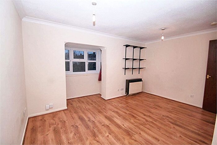 1 Bedroom Studio To Rent In Clarkes Drive, Uxbridge, UB8