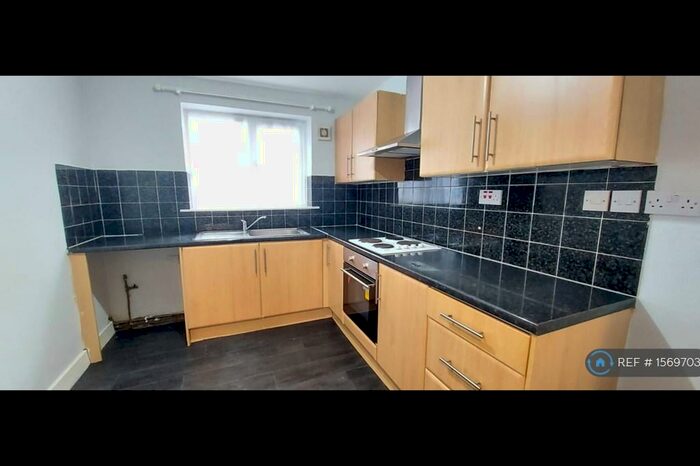 2 Bedroom Flat To Rent In Alderwood Avenue, Liverpool, L24