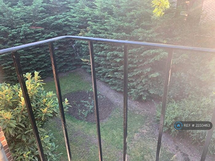2 Bedroom Flat To Rent In Bonnersfield Lane, Harrow, HA1