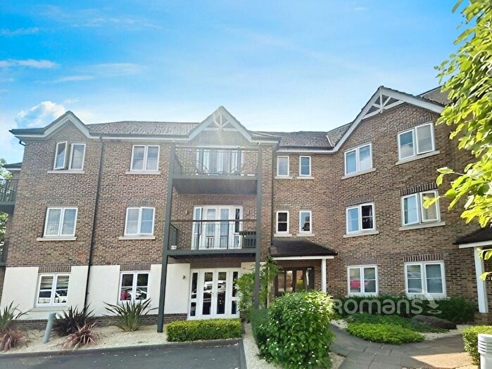 2 Bedroom Flat To Rent In Huntercombe Lane North, Taplow, Maidenhead, SL6