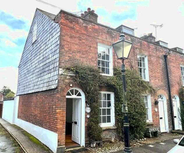 2 Bedroom End Of Terrace House To Rent In Military Road, Rye TN31