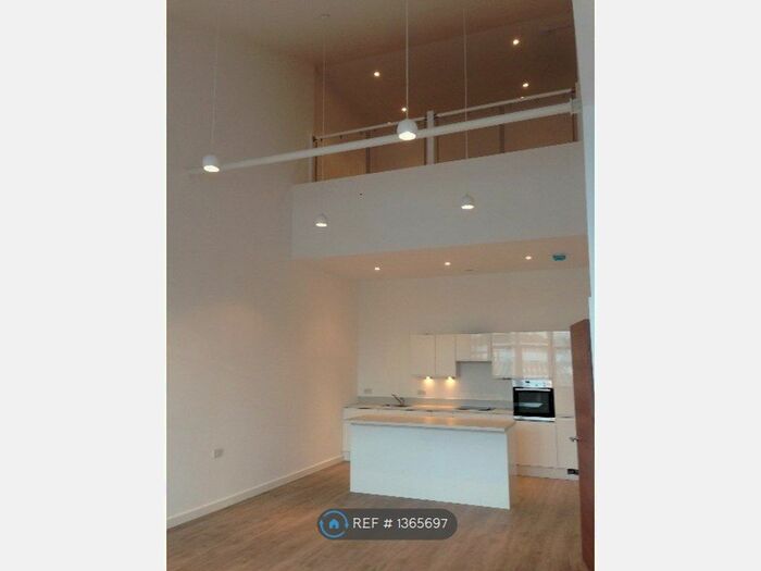 2 Bedroom Flat To Rent In The Mundells, Welwyn Garden City, AL7