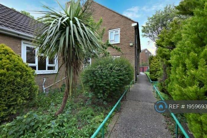 1 Bedroom Bungalow To Rent In Susan Road, London, SE3