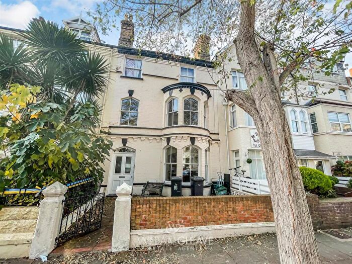 1 Bedroom Apartment To Rent In Chapel Street, Llandudno, Conwy, LL30