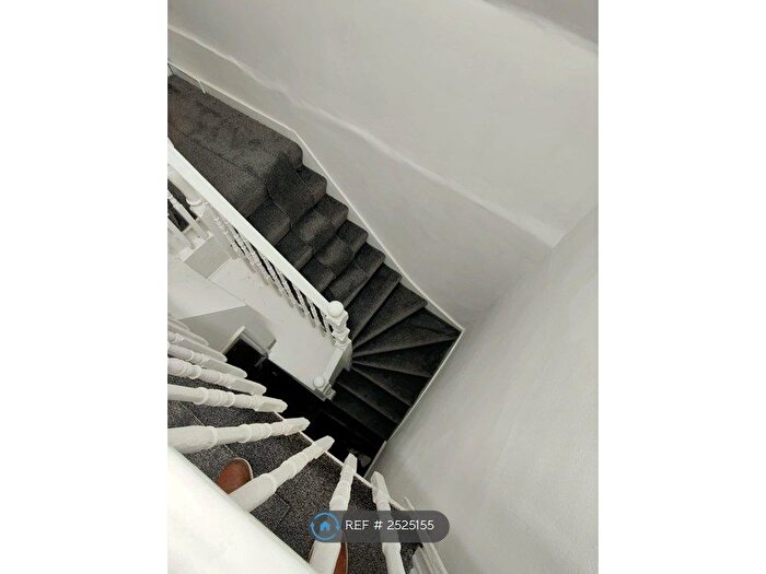 1 Bedroom Flat To Rent In Grove Park, London, SE12