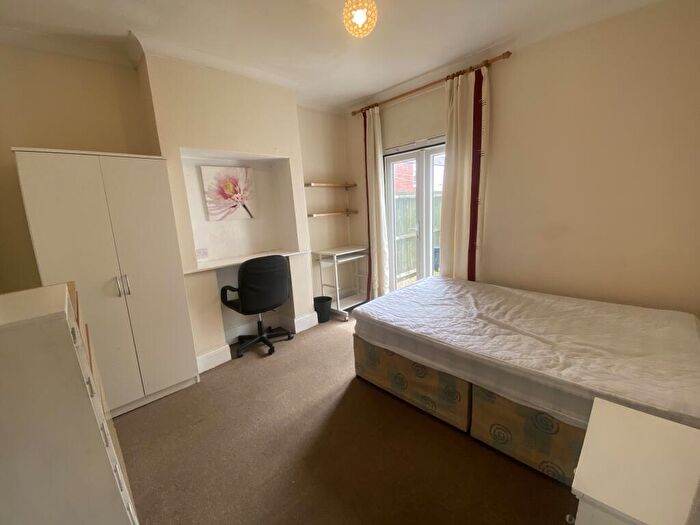5 Bedroom House To Rent In Middle Street, SO14
