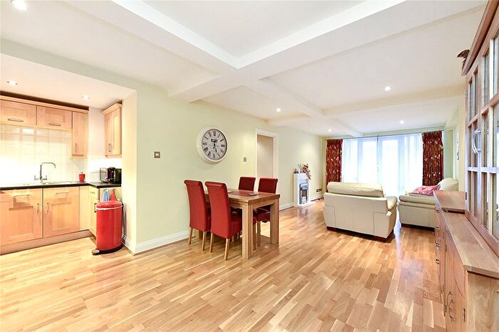 1 Bedroom Flat For Sale In Vanbrugh Hill, Greenwich, SE10