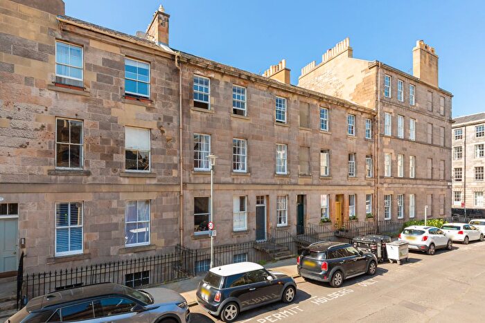 1 Bedroom Flat For Sale In / St Stephen Street, Stockbridge, Edinburgh, EH3