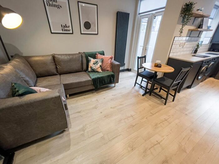 4 Bedroom House To Rent In Saxony Road, L7