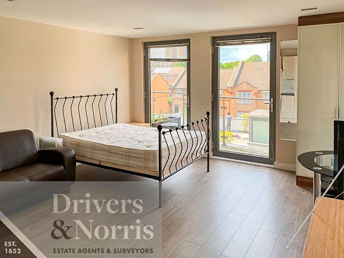 Studio To Rent In Mintern Street, Islington, London, N1