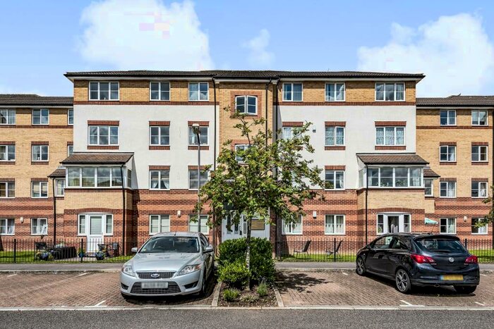 1 Bedroom Apartment To Rent In High Wycombe, Buckinghamshire, HP13