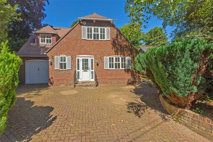 3 Bedroom Detached House For Sale In The Street, Hartlip, Sittingbourne, Kent, ME9
