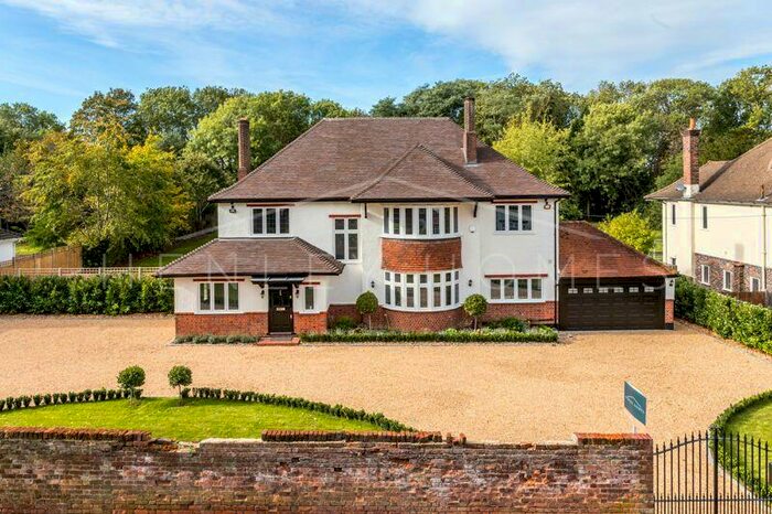 5 Bedroom Detached House To Rent In Wilbury Avenue, South Cheam, SM2