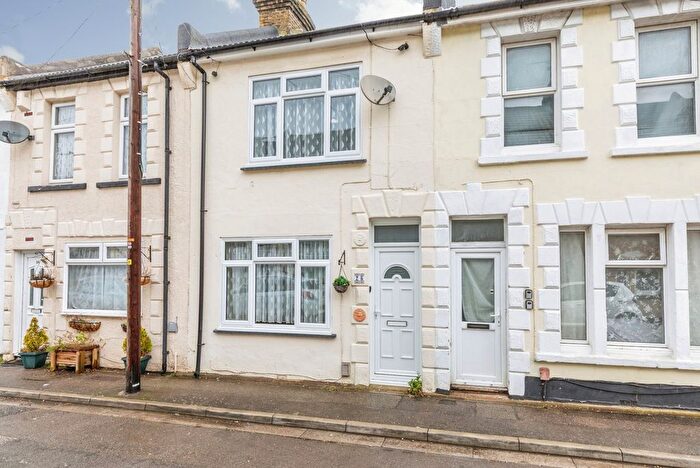 2 Bedroom Terraced House For Sale In Regent Road, Gillingham, Kent, ME7