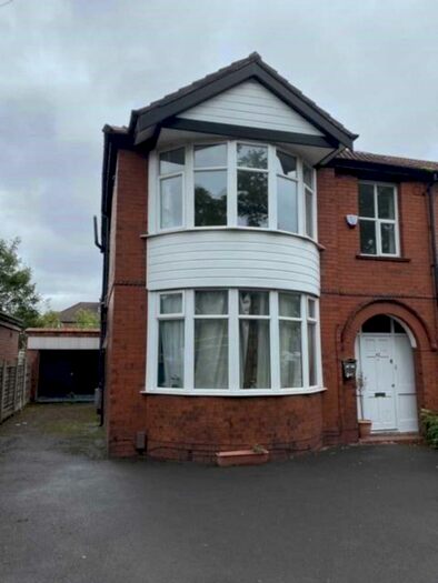 3 Bedroom Semi-Detached House To Rent In Mauldeth Road West, Withington, M20