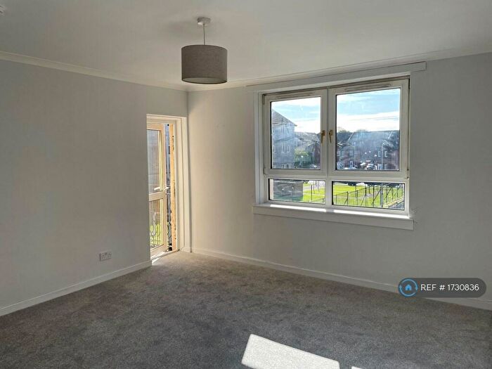 3 Bedroom Flat To Rent In Potter Path, Glasgow, G32