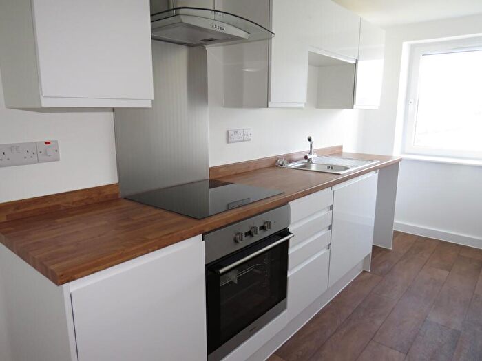 2 Bedroom Apartment To Rent In Wheatley Court, Halifax, HX2