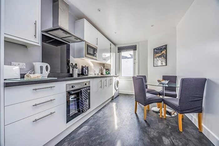 2 Bedroom Flat To Rent In Fratton Road, Portsmouth, PO1