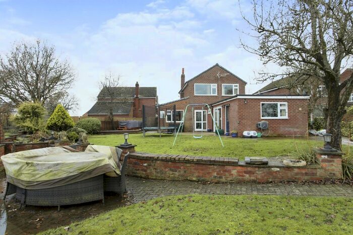 4 Bedroom Detached House For Sale In Greenside Drive, Lostock Green, Northwich CW9