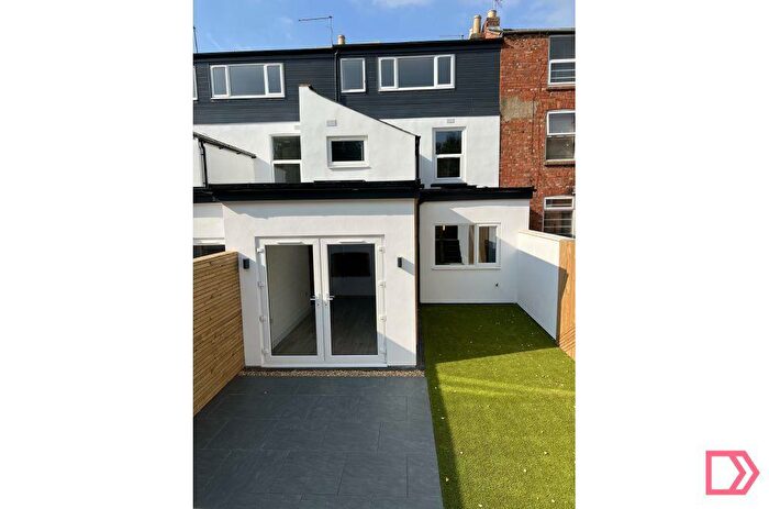 4 Bedroom Terraced House To Rent In Freehold Street, Northampton, NN2