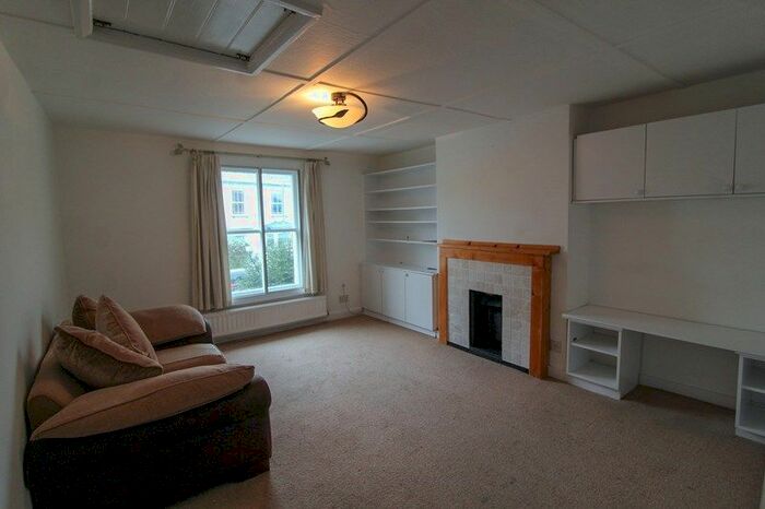 1 Bedroom Flat To Rent In Union Street, High Barnet, Hertfordshire, EN5