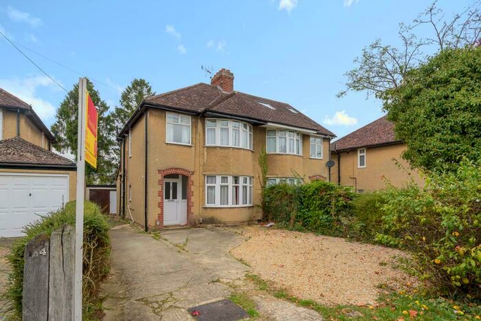 4 Bedroom Semi-Detached House To Rent In Kidlington, Oxfordshire, OX5